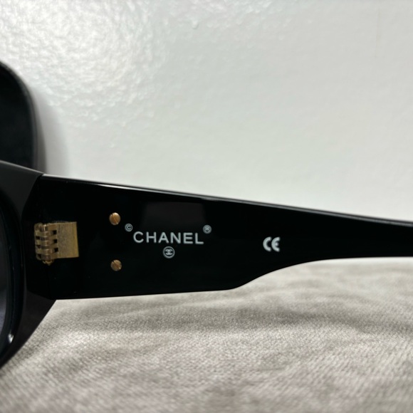 Chanel Vintage Quilted Sunglasses - Picture 6 of 9